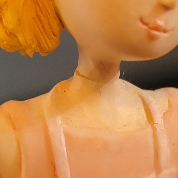 Sisters Figurine Table Top Pink and Blue By Claire Stoner 2004 - Picture 8 of 9